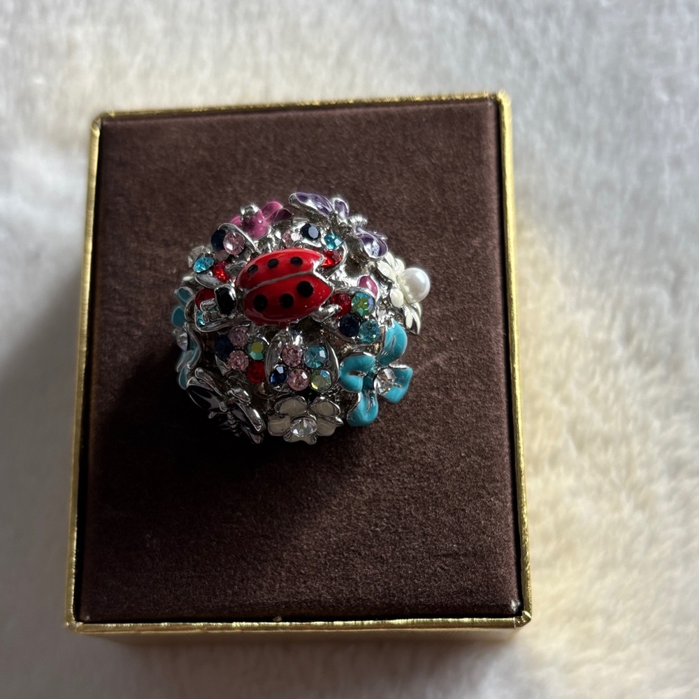 Ladybug & flowers ring